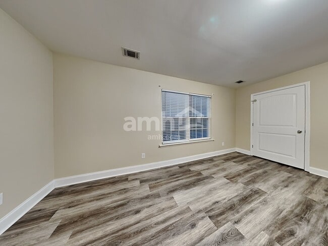 Building Photo - 2 Ristona Dr