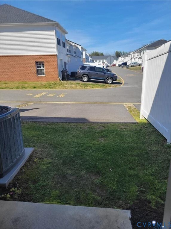 Building Photo - 7386 Pebble Lake Dr