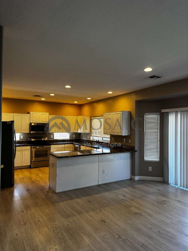 Building Photo - 3356 E Mayberry Ave