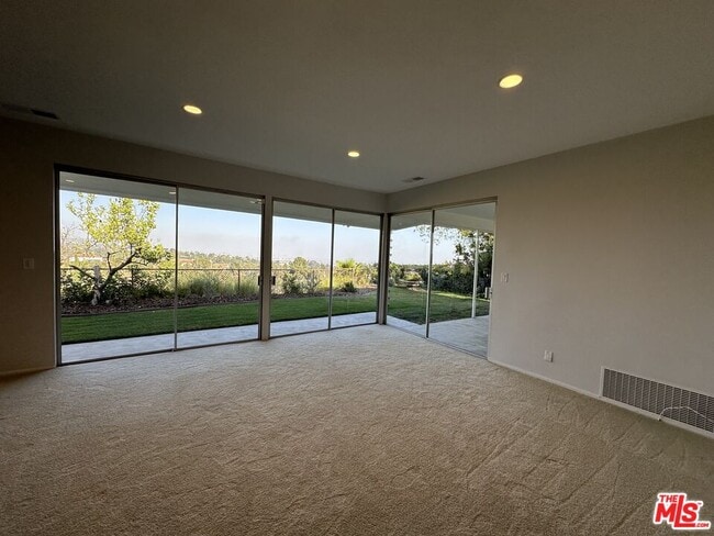 Building Photo - 1212 Roberto Ln