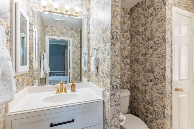 Building Photo - 3007 Smokey Hollow Dr