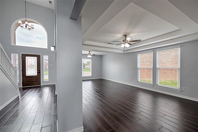 Building Photo - 6703 Meadowcrest Dr