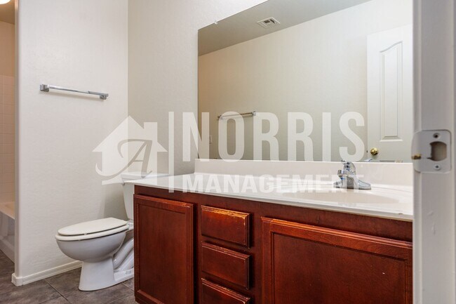 Building Photo - Beautiful Home with a Freshly Updated Pool...