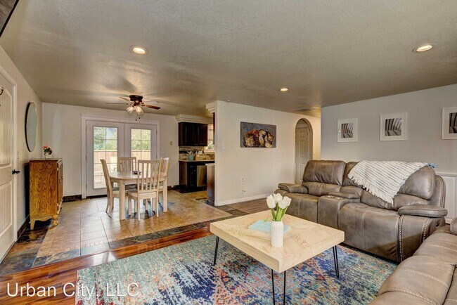 Building Photo - 3 br, 1 bath House - 1125 Wild Phlox