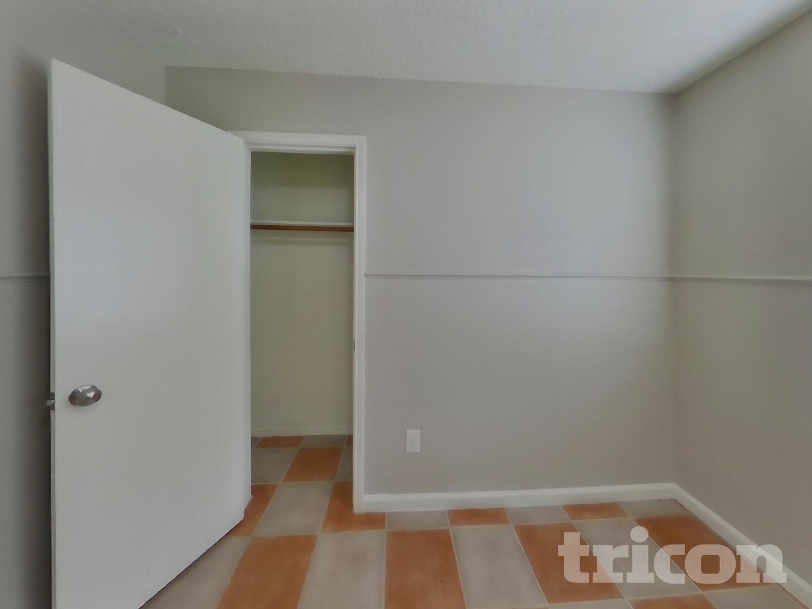 Building Photo - 916 Ashmount Ln