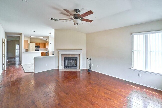 Building Photo - 2712 Settlement Dr