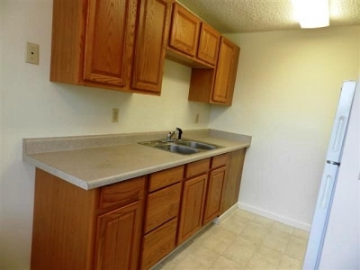 Kitchen - Sunset Court Apartments