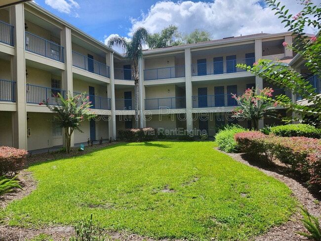 Building Photo - 7220 Westpointe Blvd