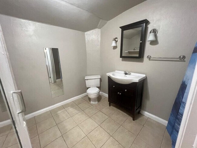 Building Photo - 1817 Breckenridge Dr