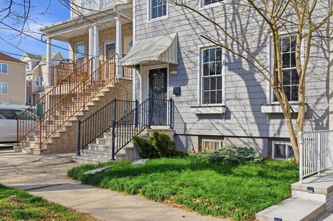 Building Photo - 37 W 34th St.