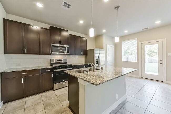 Building Photo - 5723 Madden Ln