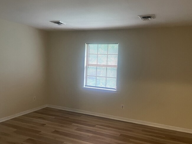 Building Photo - 125 Ellington Pl