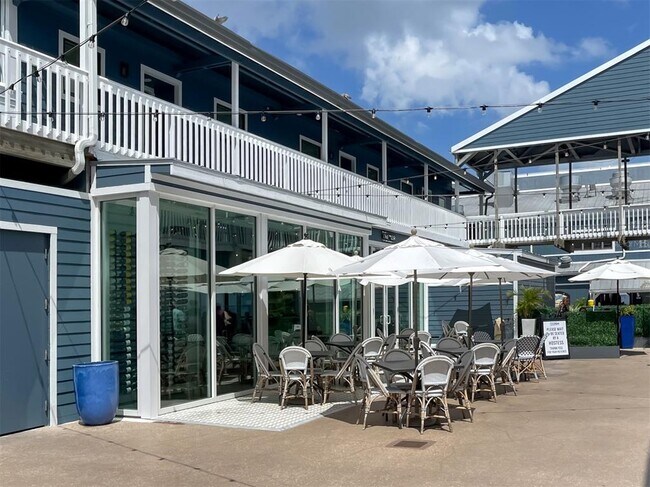 Building Photo - 26333 Nadir Rd