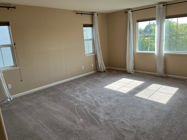 Building Photo - 1240 Landmark Cir