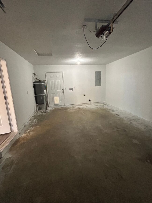 Building Photo - Beautifully Remodeled 2 Bedroom 1 Bath Duplex w/ Large Yard!! Pets are welcome! Electric car char...