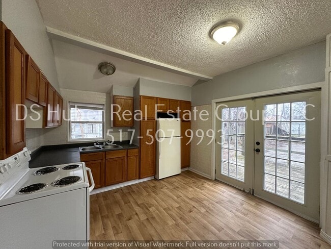 Building Photo - 813 N Jenison Ave