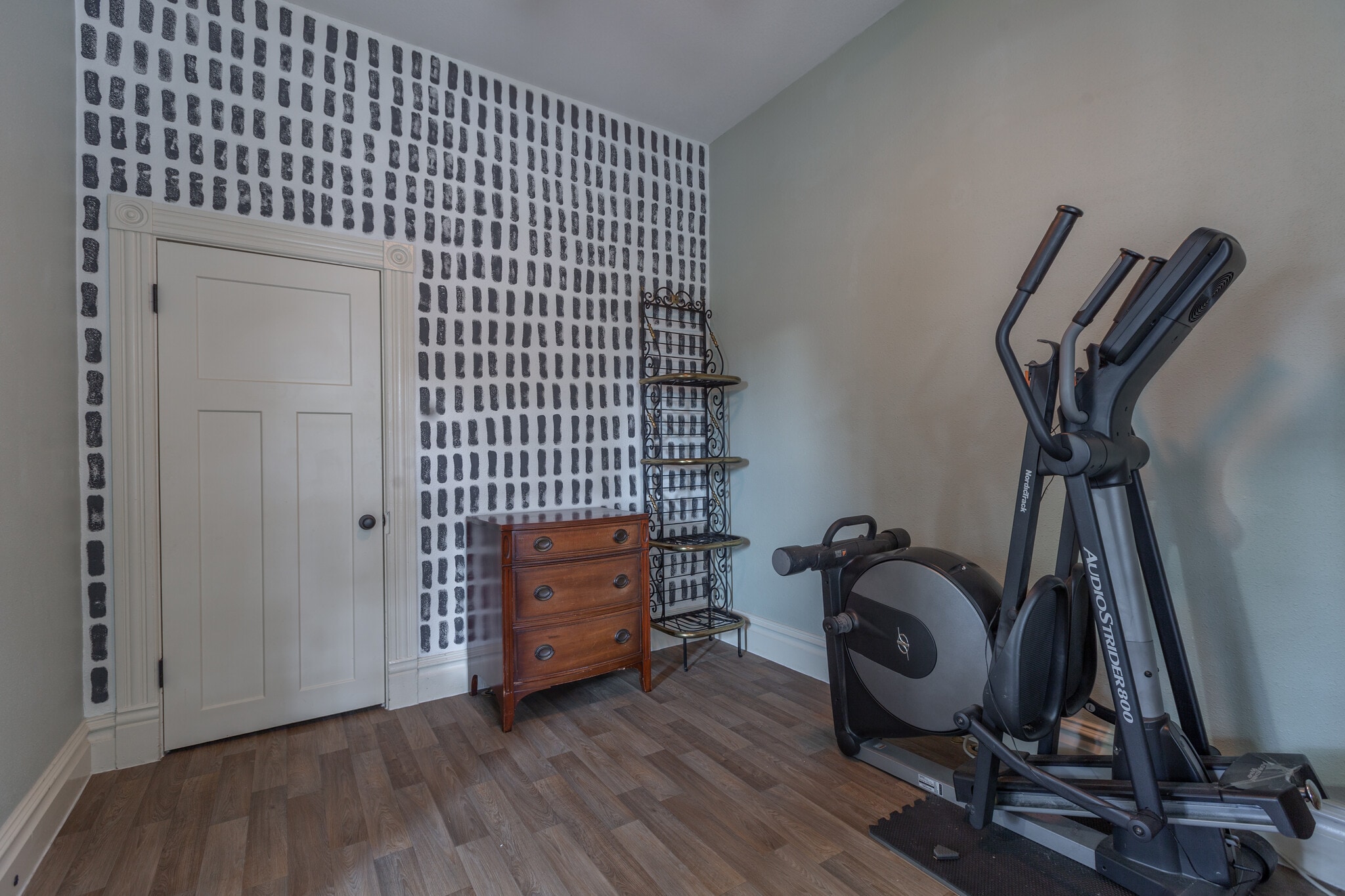 Building Photo - 3410 Q St