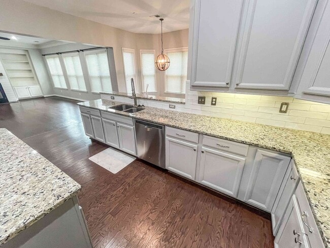 Building Photo - Kennesaw 4BR/3.5BA, Over 3700', 3-Car Garage