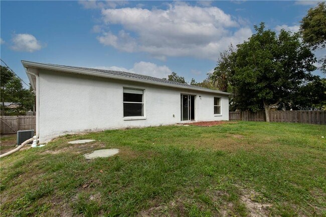 Building Photo - 1039 Dogwood Dr