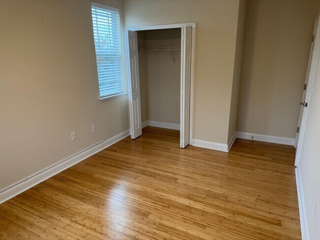 Building Photo - Move in Ready! Four Bed Three Bath Two Story Home. Pet Friendly. Amenities. Garage. Washer/Dryer....