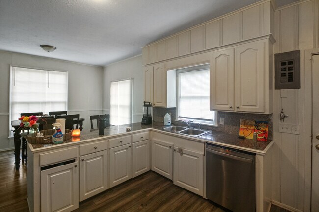 Building Photo - 408 Northside Cir
