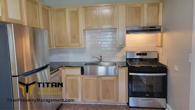 Building Photo - Large 2bed/2bath home