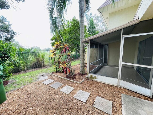 Building Photo - 3 Bedroom, 2.5 Bath home with upgraded kitchen, close to beaches, restaurants, and downtown!!