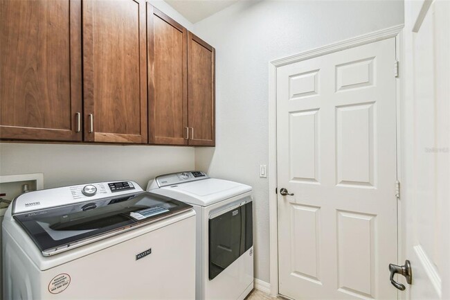Building Photo - 829 Grand Canal Dr