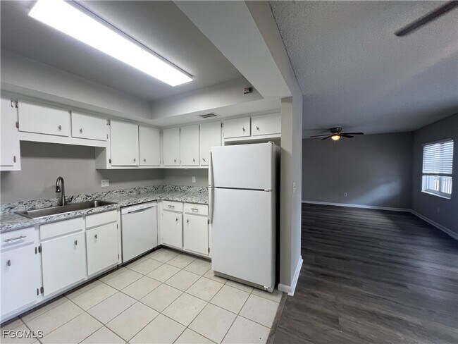 Building Photo - 639 SE 13th Ave