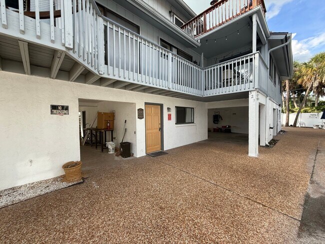 Building Photo - 319 Beach Rd