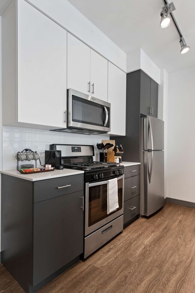 Building Photo - 60 E Randolph St