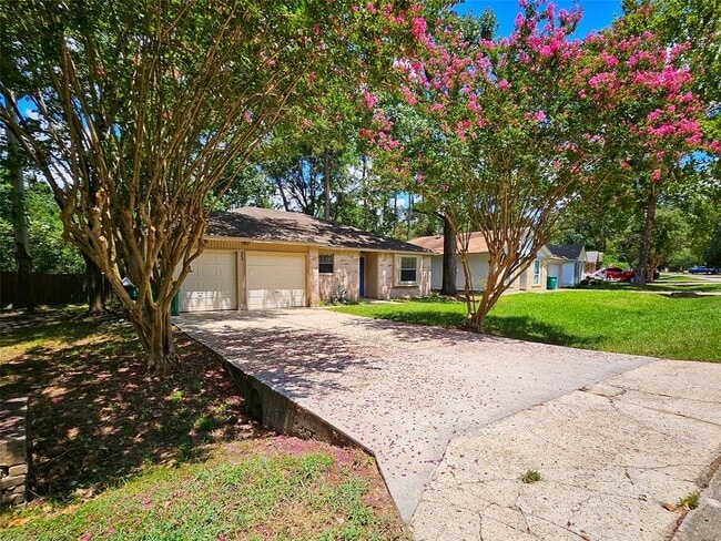 Building Photo - 33 N Wavy Oak Cir