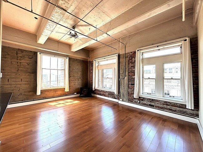 Building Photo - Perkins Building One Bedroom w/ Dedicated ...