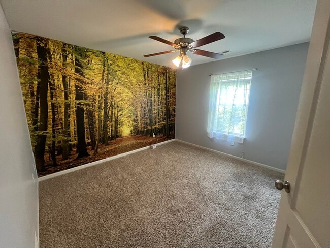 Building Photo - 3806 Snow Leopard Dr