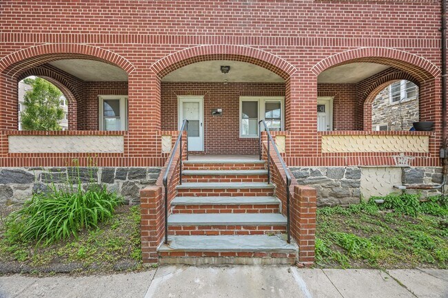Building Photo - 307 Hamilton Ave