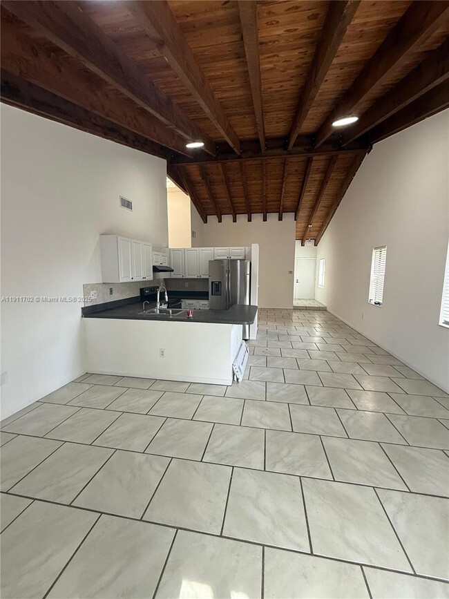 Building Photo - 6200 NW 26th Ct