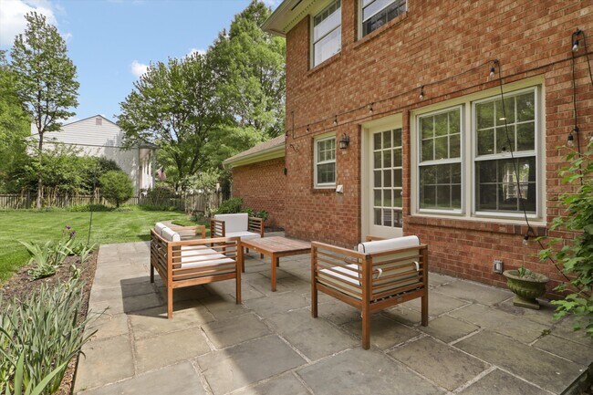 Building Photo - 4203 Maple Tree Ct