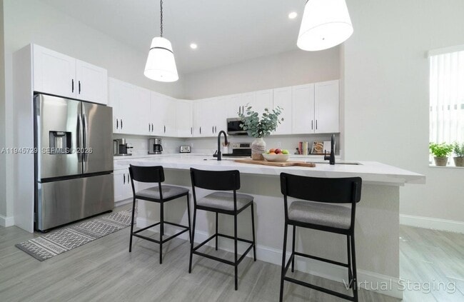 Building Photo - 4024 SW 52nd St