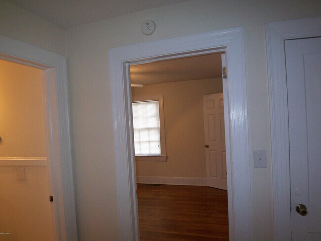 Building Photo - 804 Johnston St