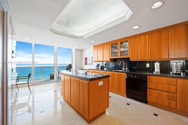 Building Photo - 9595 Collins Ave