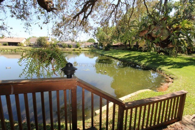 Building Photo - 8233 Cypress Lake Dr