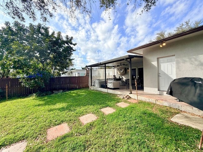 Building Photo - 243 SW 5th St