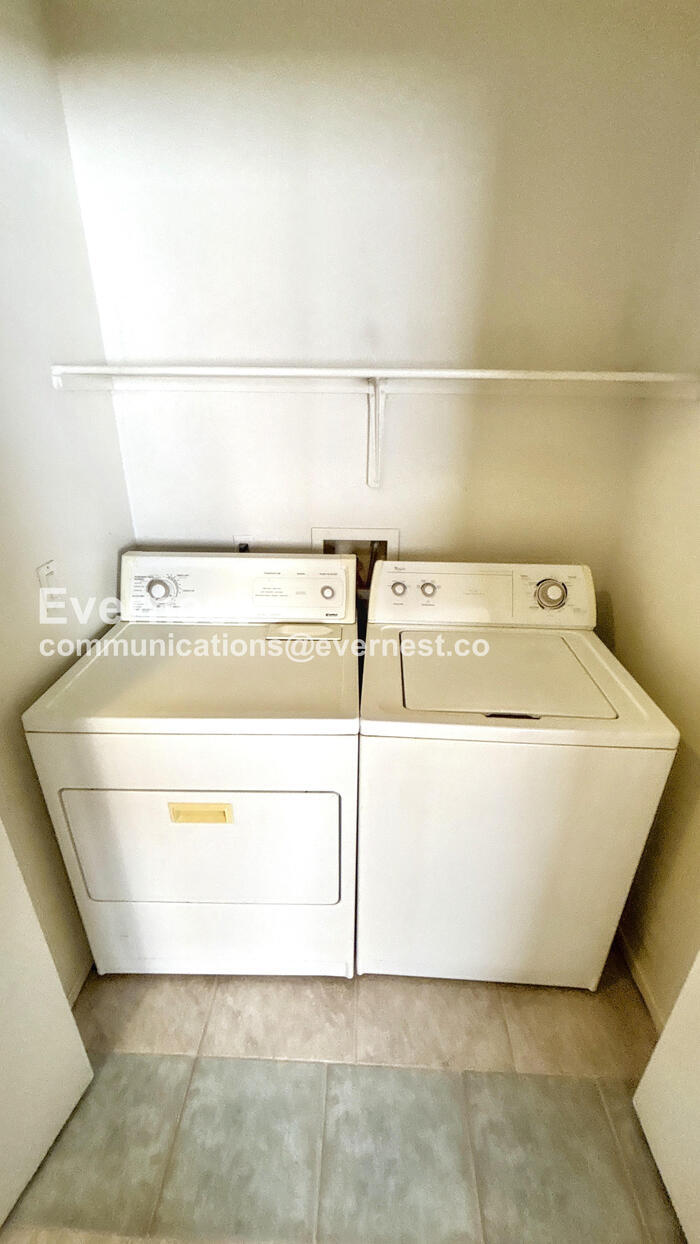 Building Photo - 1081 Overture Dr