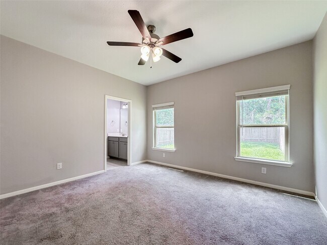 Building Photo - 125 Camelot Pl Ct