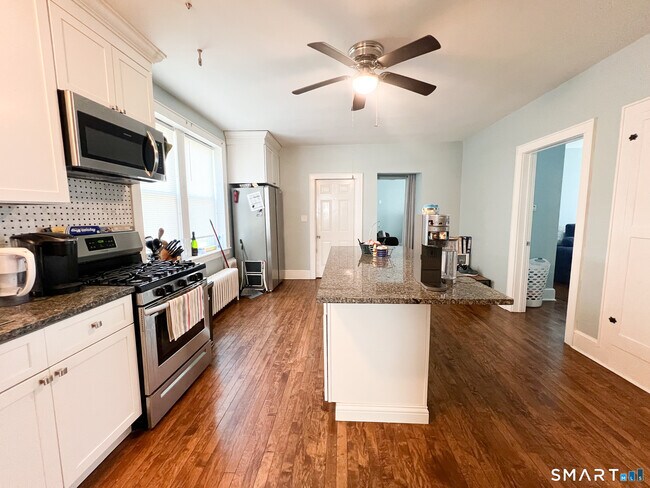 Building Photo - 793 Milford Point Rd