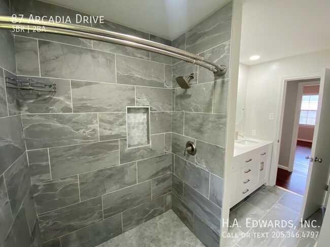 Building Photo - 87 Arcadia Dr