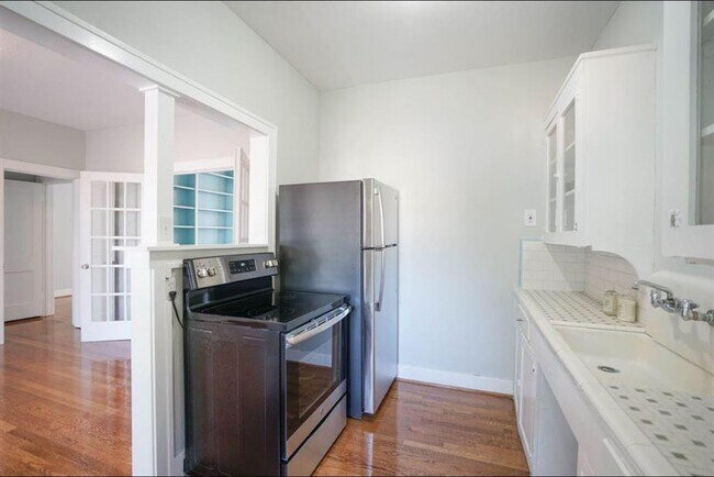 Building Photo - 1603 Oakdale St
