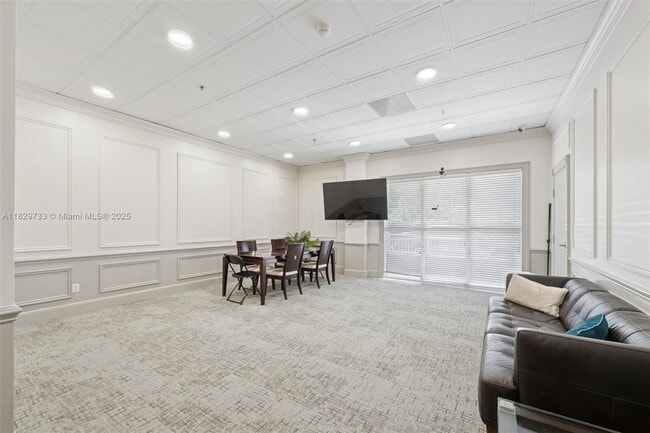 Building Photo - 2665 SW 37th Ave