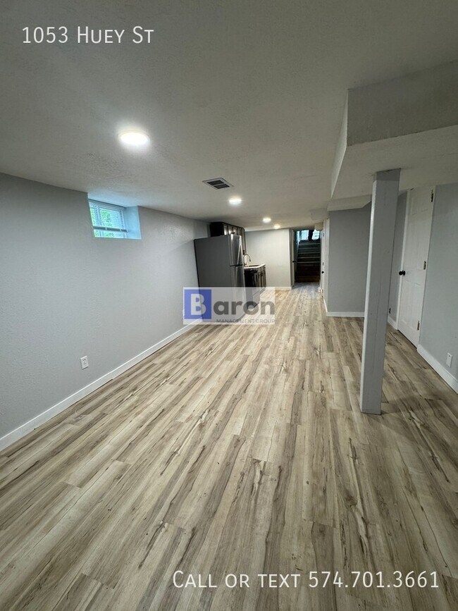 Building Photo - 1053 Huey St