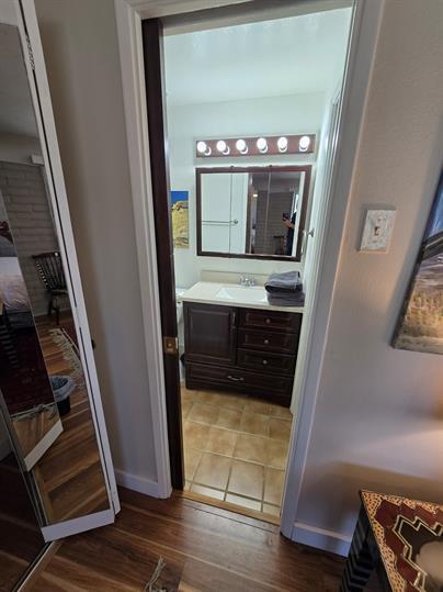 Building Photo - Beautiful EAST SIDE 4bd/2ba home with Huge Backyard!!!